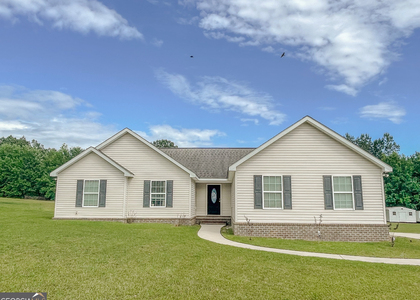 613 Waverly Lane - Photo 1