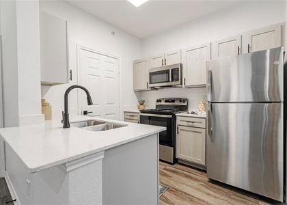 1600 N 9th Street - Photo 1