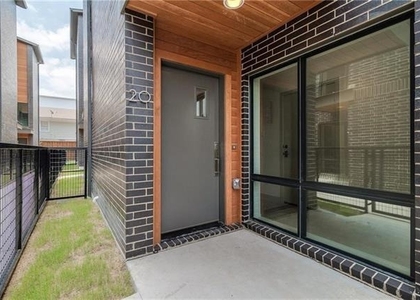 2290 N Fitzhugh Avenue - Photo 1