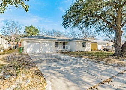 5821 Circular Drive - Photo 1