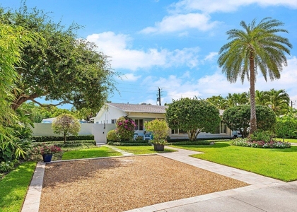340 Ne 7th Avenue - Photo 1