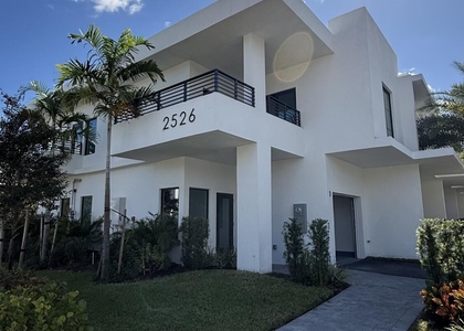 2526 Pierce Street - Photo 1