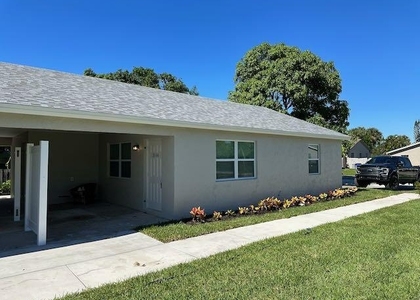 3166 Se Garden Street - Photo 1