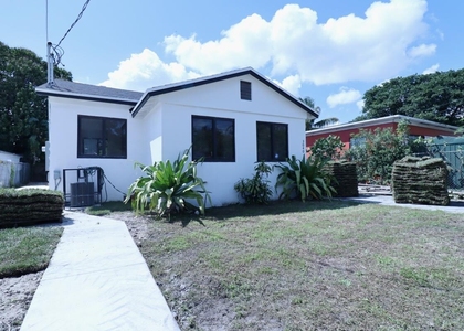 3040 Nw 13th Avenue - Photo 1