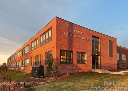 510 S College Street - Photo 1