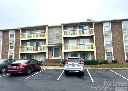 1624 Arlyn Circle - Photo 1