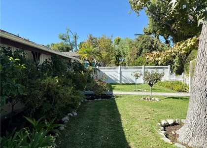 22346 Burbank - Photo 1