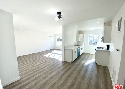 1000 Havenhurst Drive - Photo 1