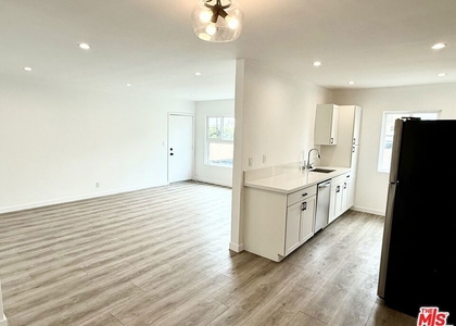 1000 Havenhurst Drive - Photo 1