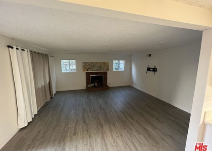 10846 Scoville Avenue - Photo 1