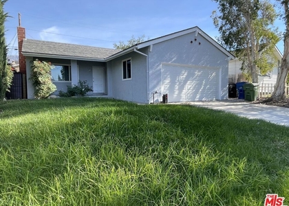 10846 Scoville Avenue - Photo 1