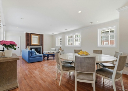 74 Peacock Lane - Photo 1