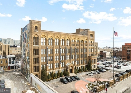 523 N Broad Street - Photo 1