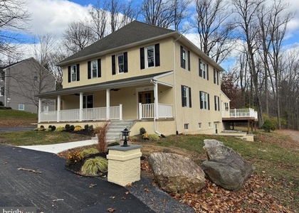 4979 W Papa Boulevard - Photo 1