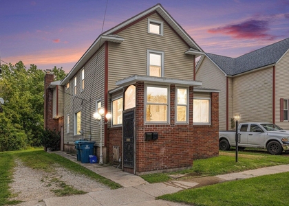 1620 N Edwards Street - Photo 1