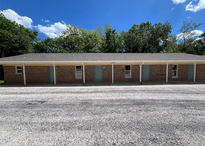 1231 Sycamore Avenue - Photo 1