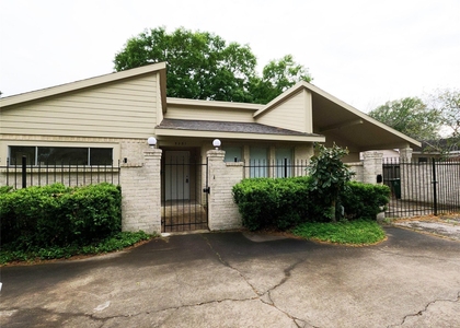 5231 Beechnut Street - Photo 1