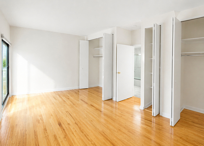 8th Avenue - Photo 1