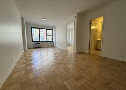 4th Avenue - Photo 1