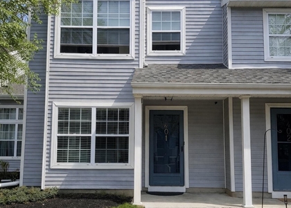 401 Hampton Court - Photo 1