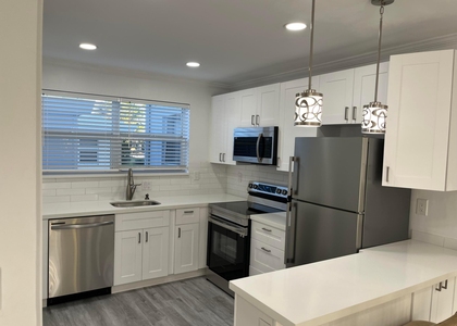 2748 Ne 28th Avenue - Photo 1