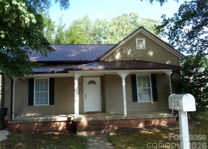729 Spruce Street - Photo 1