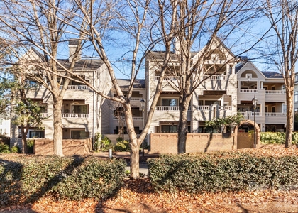 212 W 10th Street - Photo 1