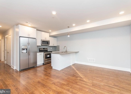 812 N Uber Street - Photo 1