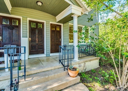 1103 W 22nd St - Photo 1