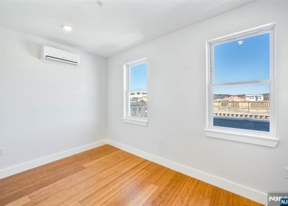 100 North - Photo 1