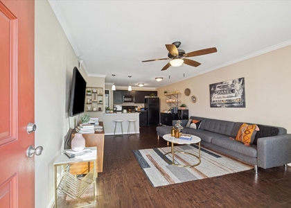 1600 W T C Jester Boulevard - Photo 1