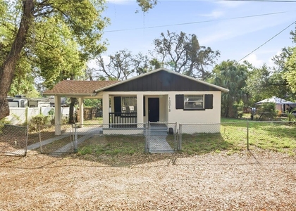 10019 N Jasmine Avenue - Photo 1