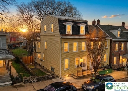 1113 Ferry Street - Photo 1