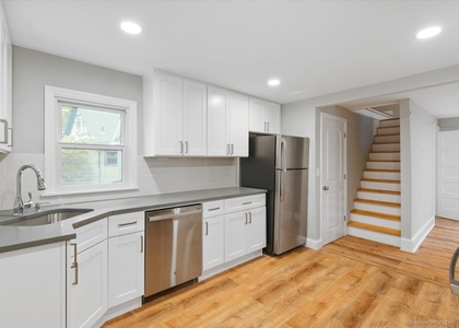 816 Pacific Street - Photo 1