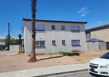 2905 Elm Avenue - Photo 1