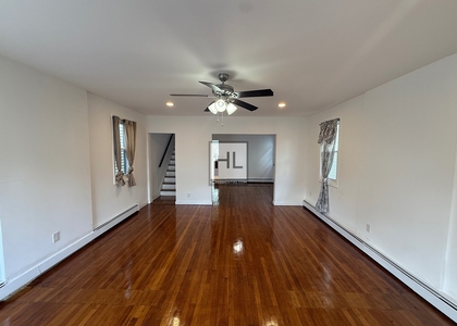 Lockman Avenue - Photo 1