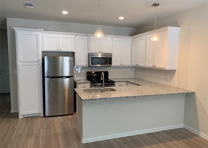 2313 N Hickory - Photo 1