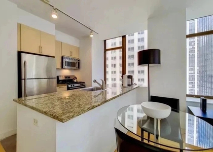 10 Hanover Square - Photo 1