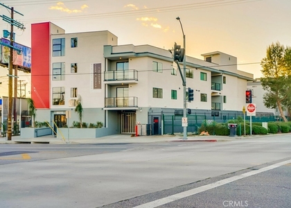 6015 Woodman Avenue - Photo 1