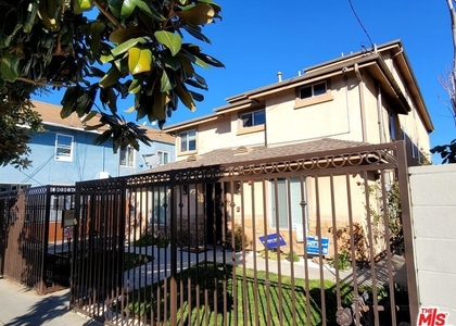 887 E 40th Place - Photo 1