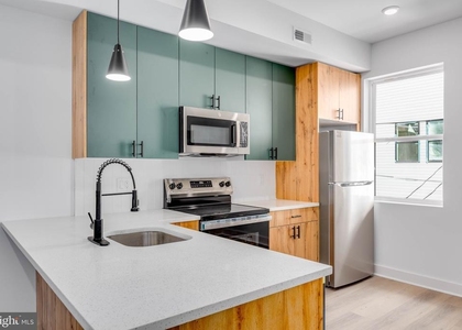 1221 W Lehigh Avenue - Photo 1