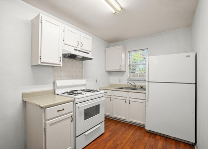 2610 E 3rd St - Photo 1