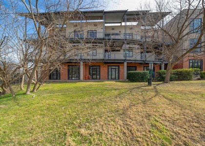 2525 S Lamar Blvd - Photo 1