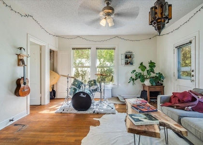 1103 W. 22nd St - Photo 1