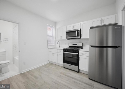 1418 W Erie Avenue - Photo 1