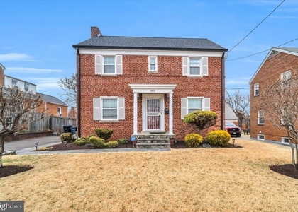 1002 Chillum Road - Photo 1