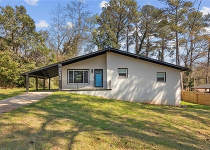 2692 Rockcliff Road Se - Photo 1