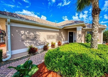 10092 Oakhurst Way - Photo 1