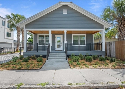 2203 N Boulevard - Photo 1