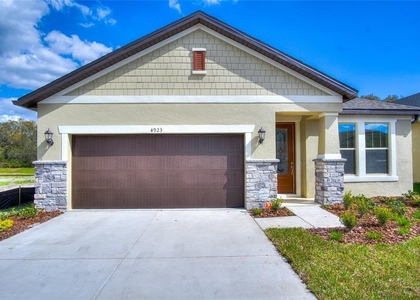 4923 Rolling Green Drive - Photo 1